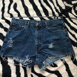 Levi’s high rise denim shorts sz 36